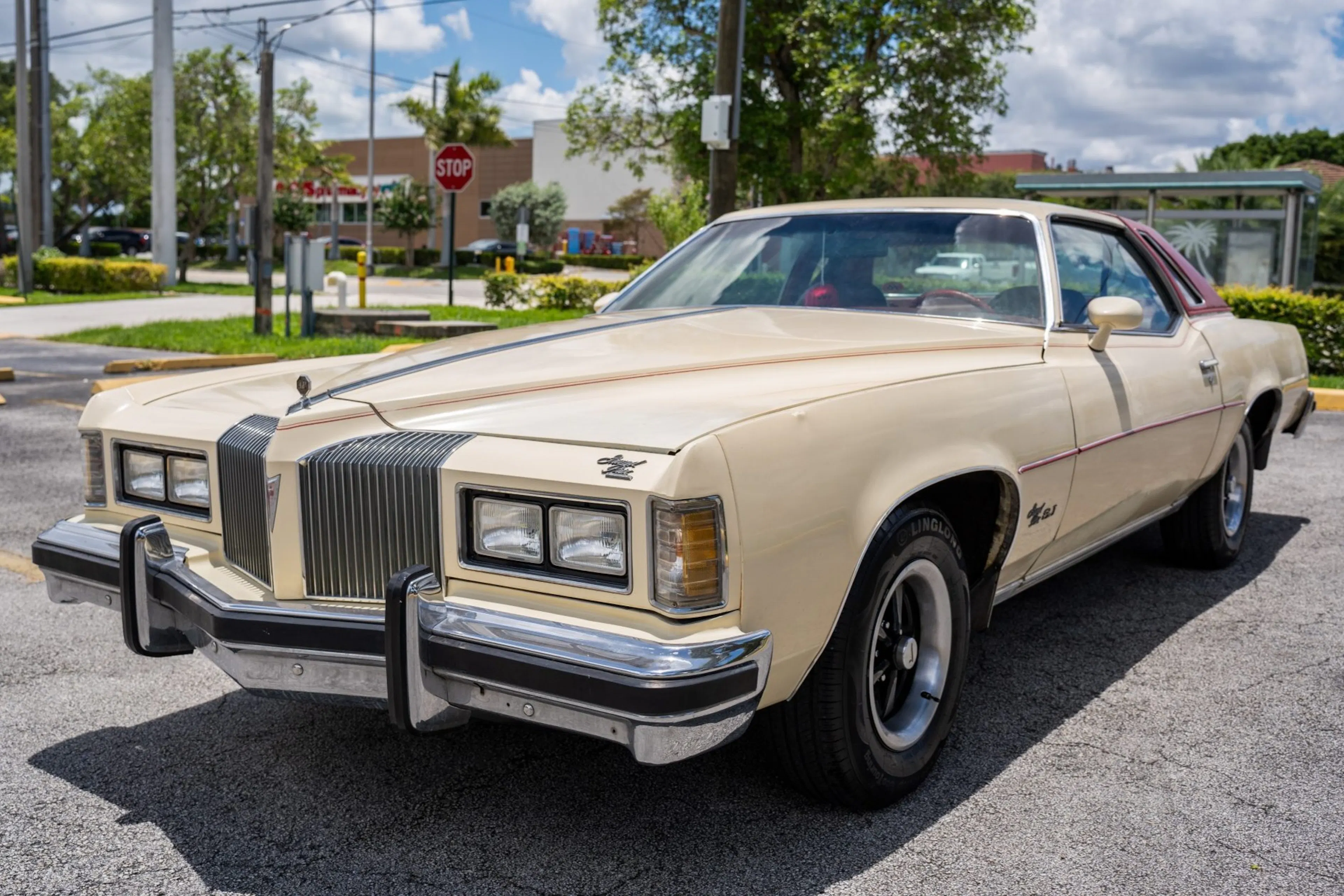 1976 Pontiac Grand Prix VIN 2K57Z6A109618 | Hagerty Valuation Tool®